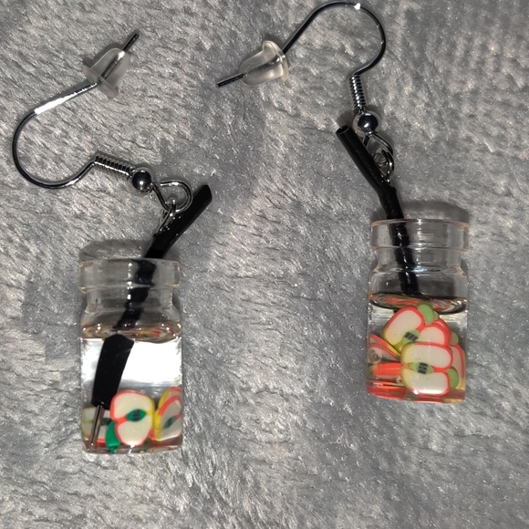 Cute Apple water Earrings 🍎🍏 - Picture 2 of 3